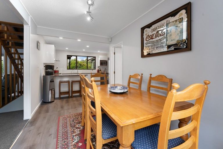 Photo of property in 10 Latitude Close, Whitby, Porirua, 5024