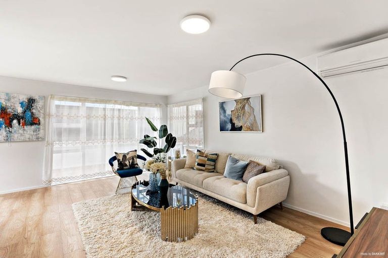 Photo of property in 9k View Road, Glenfield, Auckland, 0627