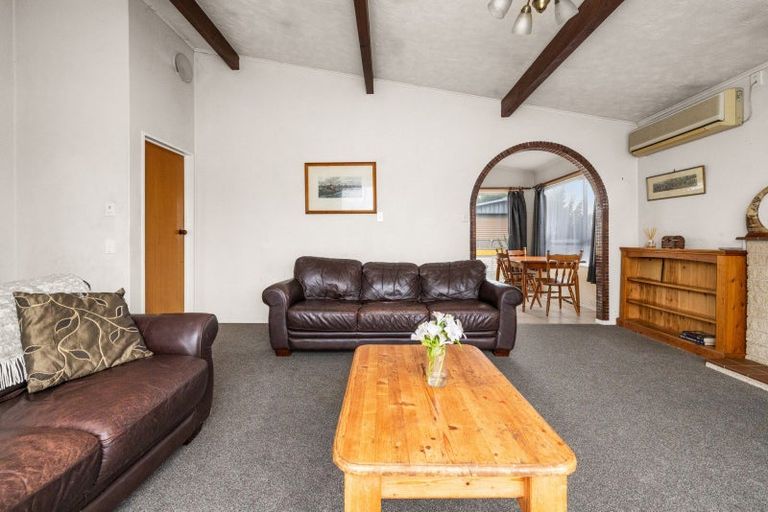 Photo of property in 8 Jeffares Place, Taradale, Napier, 4112