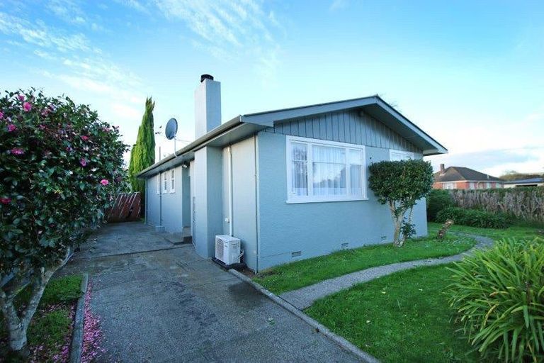 Photo of property in 5 Waterloo Crescent, Hokowhitu, Palmerston North, 4410