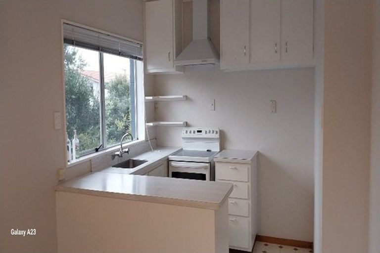 Photo of property in 218u8 Onepu Road, Lyall Bay, Wellington, 6022