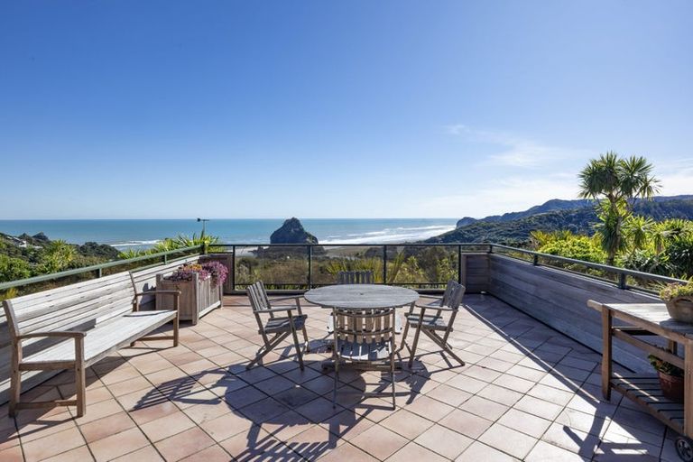 Photo of property in 113 Seaview Road, Piha, New Lynn, 0772