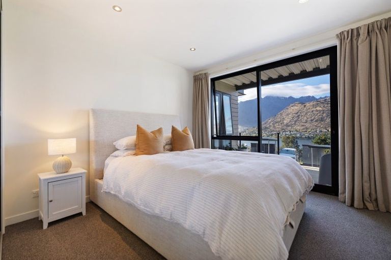Photo of property in 18 Goldrush Way, Queenstown, 9300