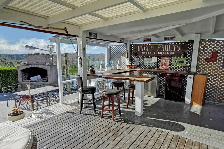 Photo of property in 956 Oneriri Road, Kaiwaka, 0573