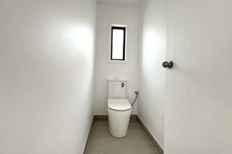 Photo of property in 2/612 Beach Road, Browns Bay, Auckland, 0630