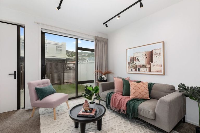 Photo of property in 149u2 Onepu Road, Lyall Bay, Wellington, 6022