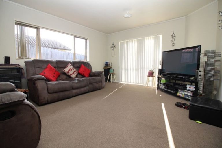 Photo of property in 12b Patrice Place, Massey, Auckland, 0614