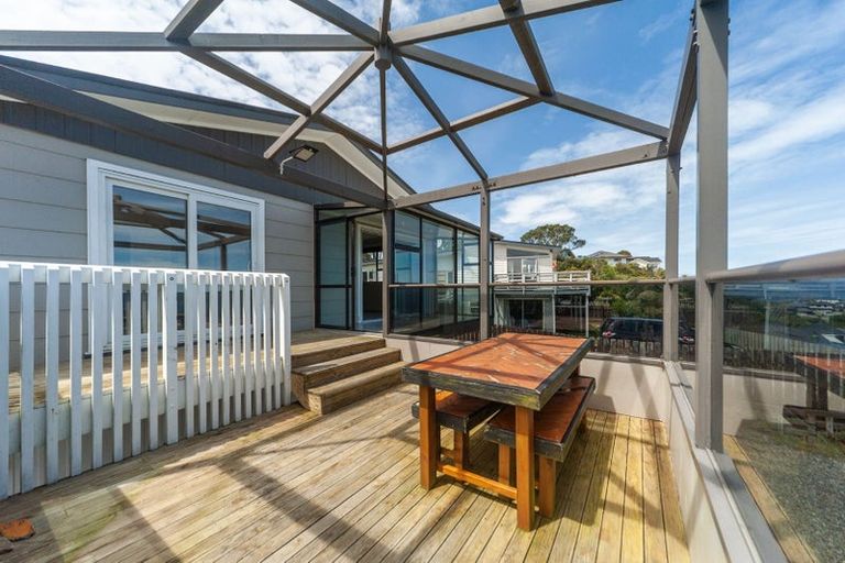 Photo of property in 46 Cypress Drive, Maungaraki, Lower Hutt, 5010