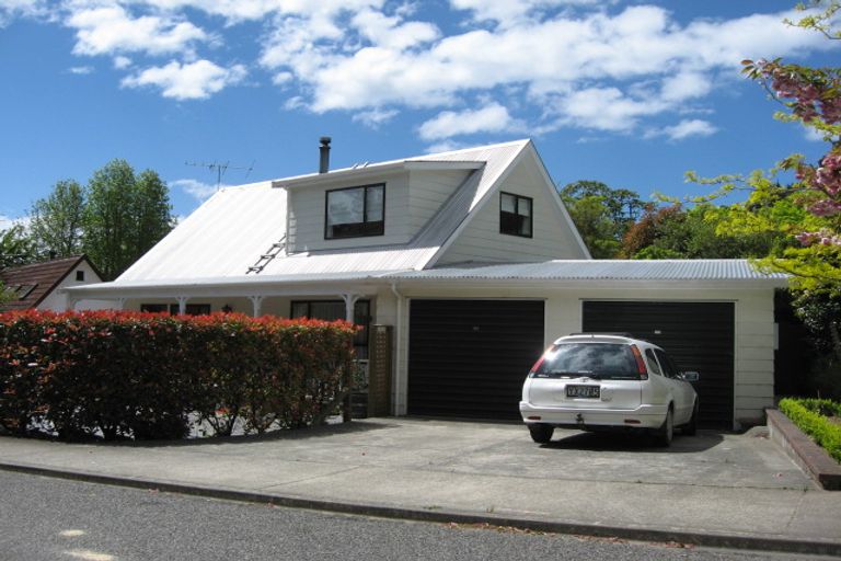 Photo of property in 16 Newgate Street, Picton, 7220