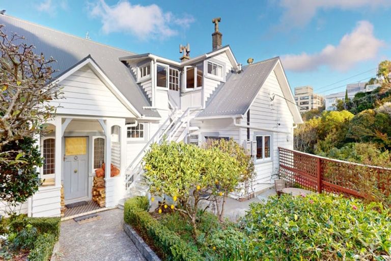Photo of property in 29 Rawhiti Terrace, Kelburn, Wellington, 6012