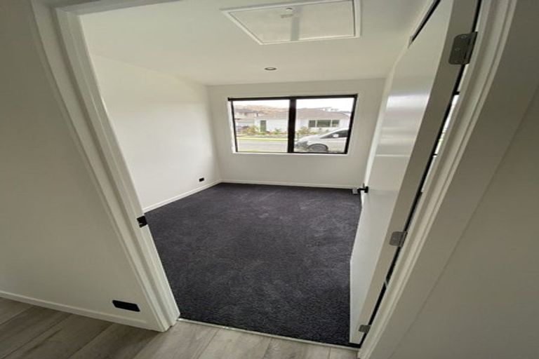 Photo of property in 17 Endurance Rise, Orewa, 0931