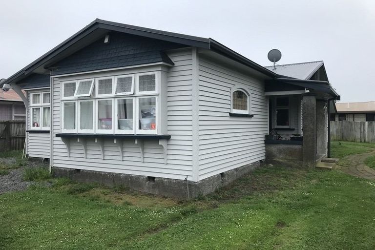 Photo of property in 42 Lyndon Street, Riccarton, Christchurch, 8041