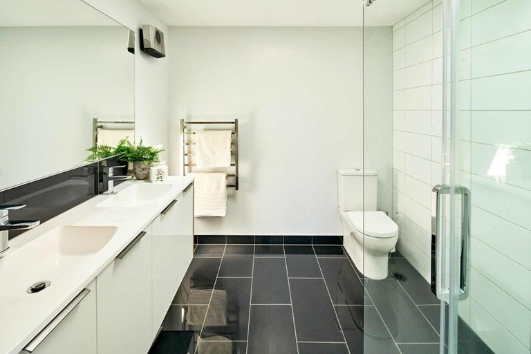 Photo of property in 24 Molyneux Close, Whitby, Porirua, 5024