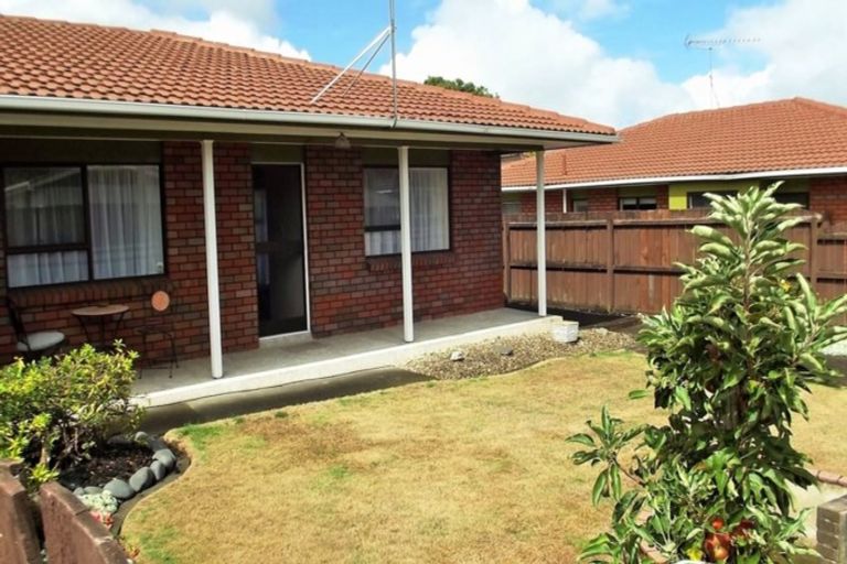 Photo of property in 2/64 Marne Road, Papakura, 2110