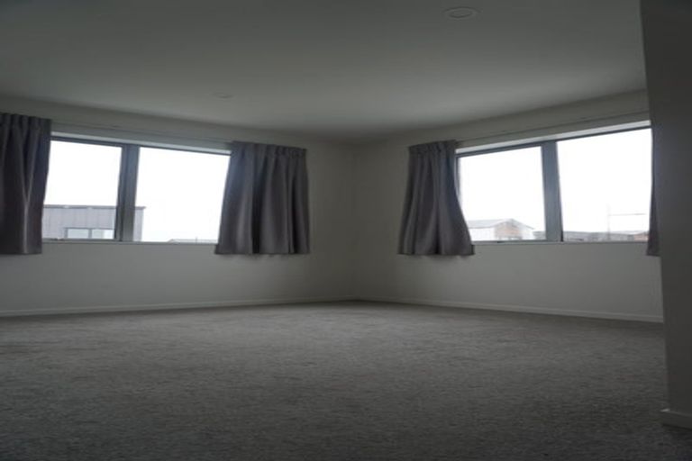 Photo of property in 2 Hoia Street, Papakura, 2110
