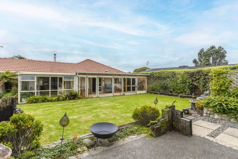 Photo of property in 3 Kanawa Street, Waikanae, 5036
