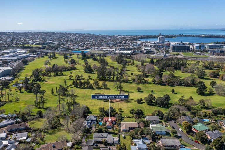Photo of property in 6 Terrylyn Drive, Hillcrest, Auckland, 0627