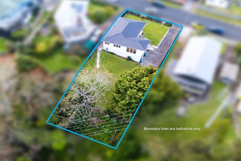 Photo of property in 7 Helena Street, Massey, Auckland, 0614