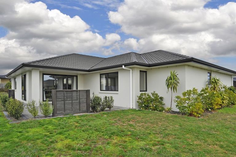 Photo of property in 224 Harbourside Drive, Karaka, Papakura, 2113