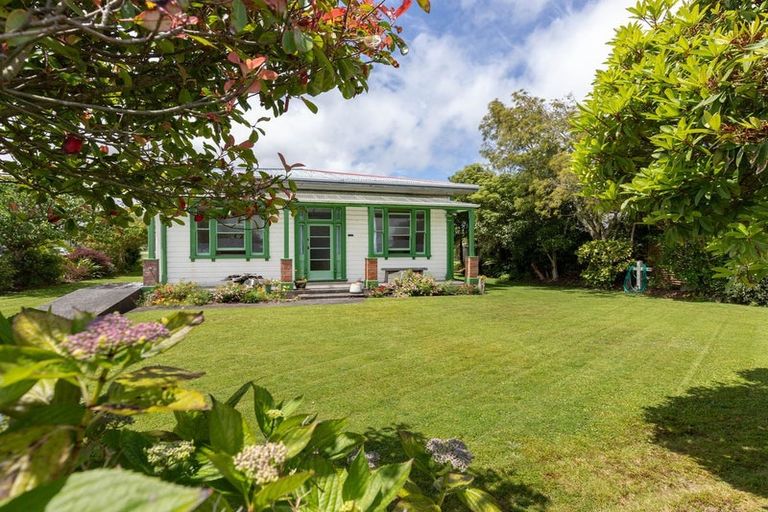 Photo of property in 104 Hall Street, Hokitika, 7810