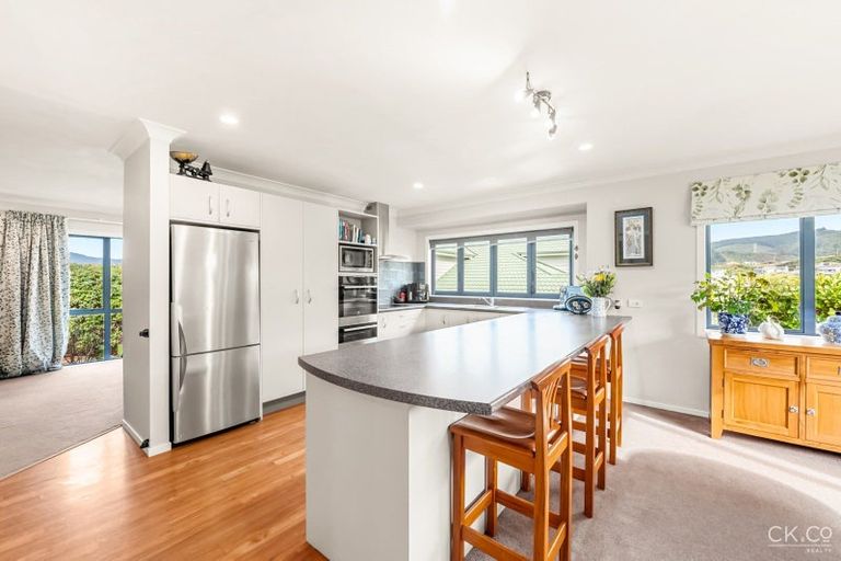 Photo of property in 53 Riverstone Drive, Riverstone Terraces, Upper Hutt, 5018
