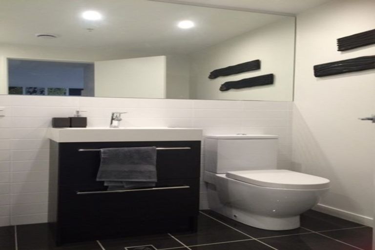 Photo of property in Nouvo Apartments, 4a/21 Rugby Street, Mount Cook, Wellington, 6021