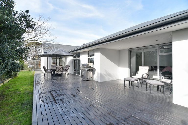 Photo of property in 1 Rue De La Mare, Parklands, Christchurch, 8083