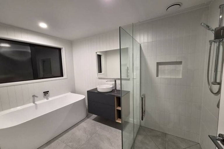 Photo of property in 20 Cheviot Street, Jacks Point, 9371