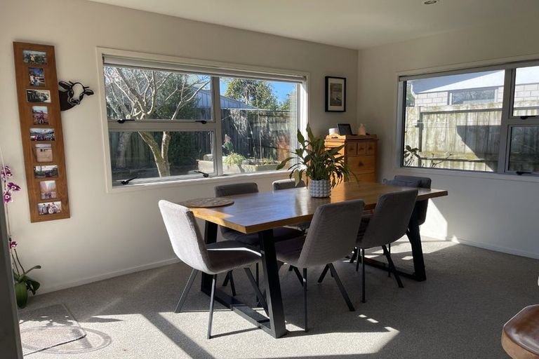 Photo of property in 4 Butterworth Crescent, Papamoa Beach, Papamoa, 3118