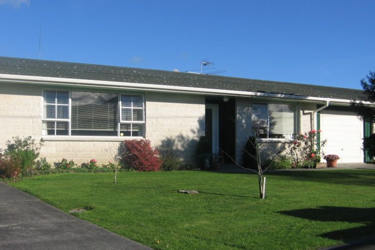 Photo of property in 92 Trafalgar Street, Waterloo, Lower Hutt, 5011