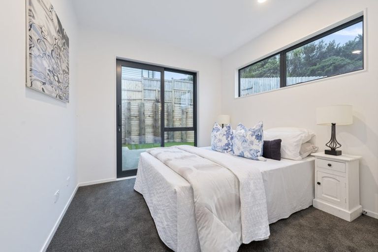 Photo of property in 42 Paparahi Place, Wainui, 0992