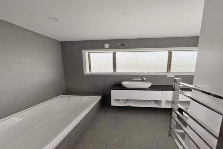 Photo of property in 10u1 Hunter Street, Hamilton Lake, Hamilton, 3204