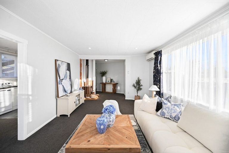 Photo of property in 2 Mabian Crescent, Deanwell, Hamilton, 3206