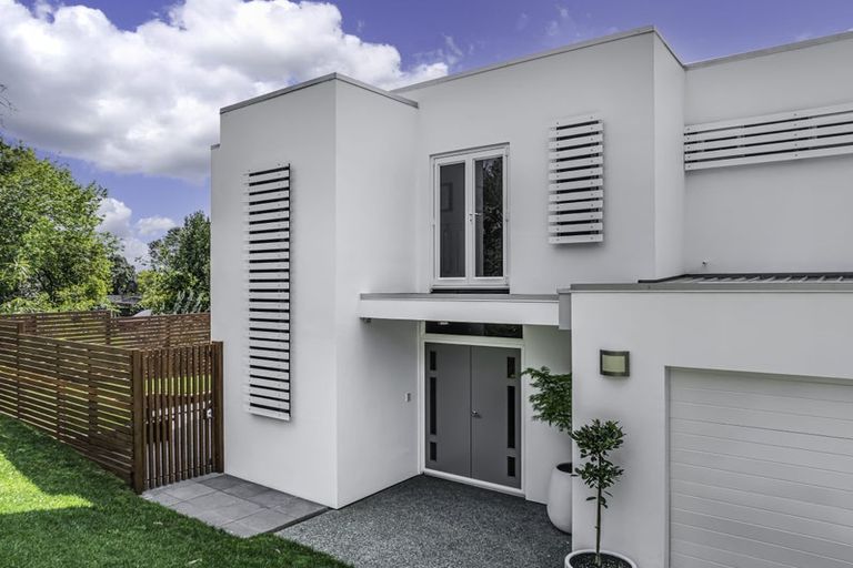 Photo of property in 3 Hikanui Drive, Havelock North, 4130