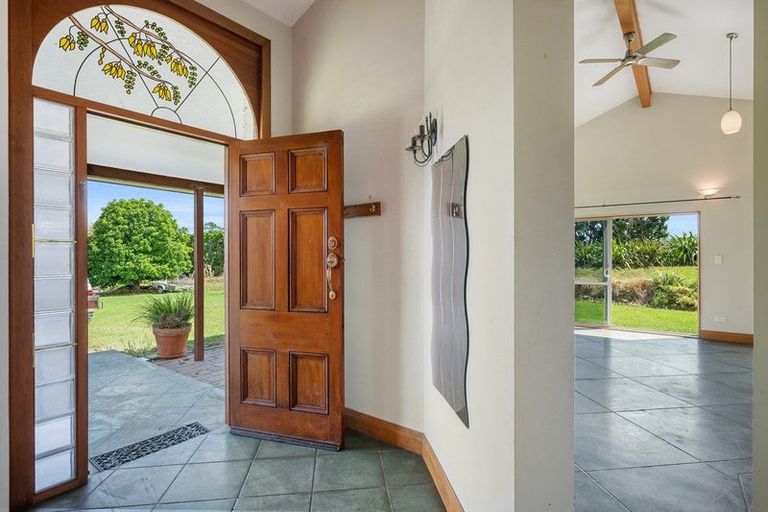 Photo of property in 10 Merewhira Road, Paremoremo, Albany, 0793