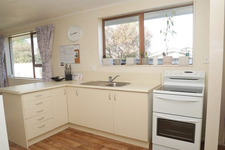 Photo of property in 62a Mazengarb Road, Paraparaumu Beach, Paraparaumu, 5032