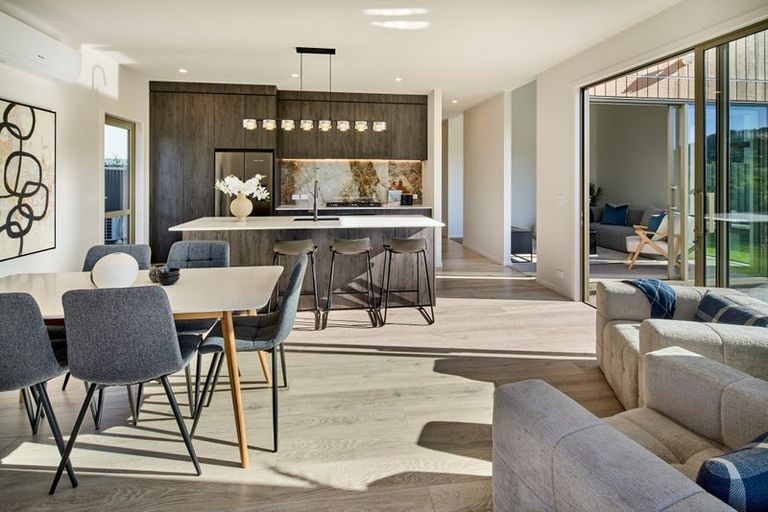 Photo of property in 26 Koreke Close, Kenepuru, Porirua, 5022