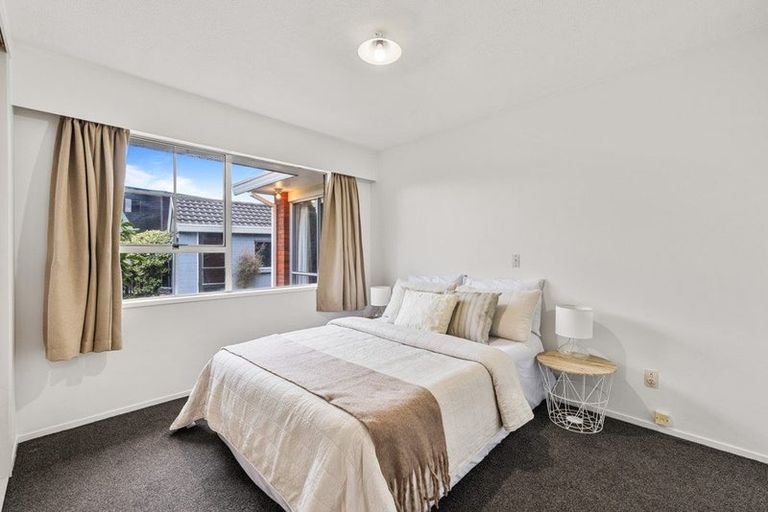 Photo of property in 28 Sawtell Place, Northcote, Christchurch, 8052