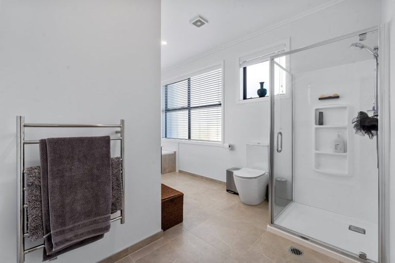 Photo of property in 4 Marine Parade, Hobsonville, Auckland, 0616