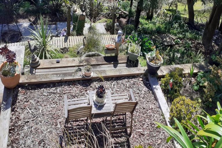 Photo of property in 8 Pararewa Drive, Whalers Gate, New Plymouth, 4310