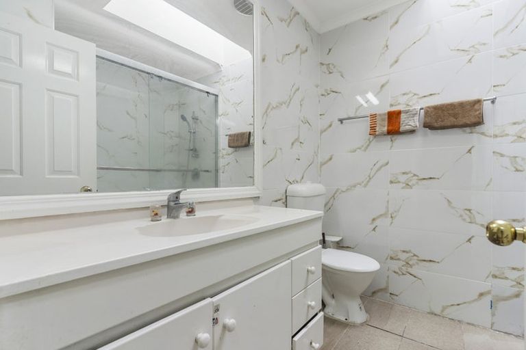 Photo of property in 39 Kuripaka Crescent, The Gardens, Auckland, 2105