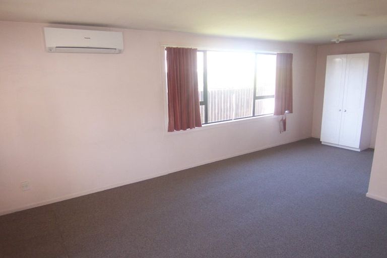 Photo of property in 118 Springs Road, Hornby, Christchurch, 8042