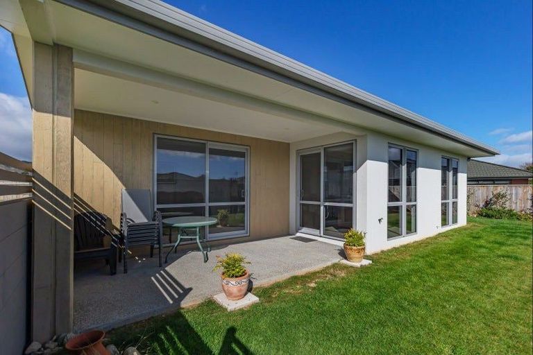 Photo of property in 5 Oak Place, Levin, 5510