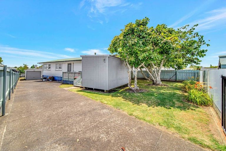 Photo of property in 23 Kemble Close, Mangere, Auckland, 2022