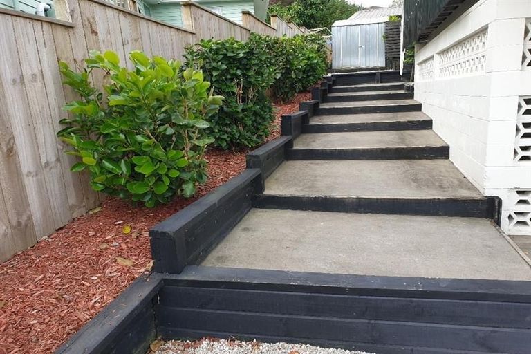 Photo of property in 34 Kemp Road, Massey, Auckland, 0614