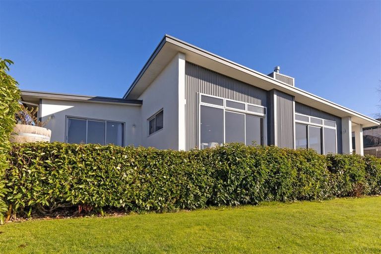 Photo of property in 8 Ridgetop Rise, Fairhall, Blenheim, 7272