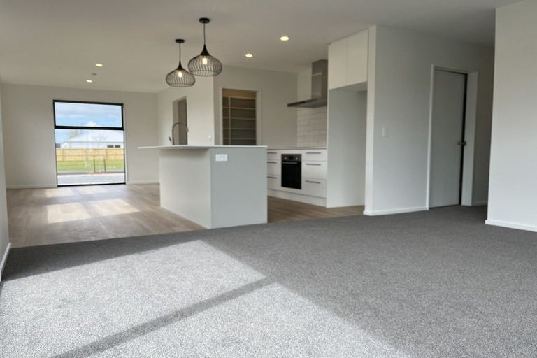 Photo of property in 37 Rita Angus Road, Belfast, 8051