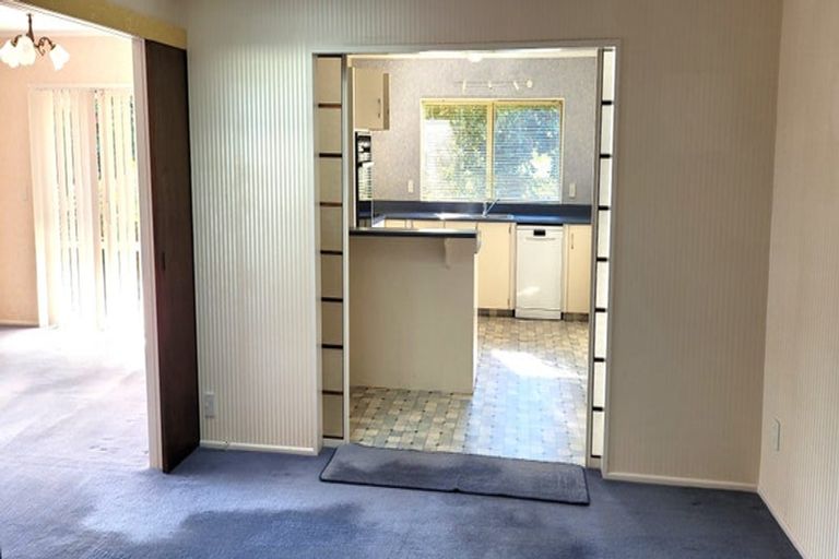 Photo of property in 17 Awanui Drive, Waikanae, 5036