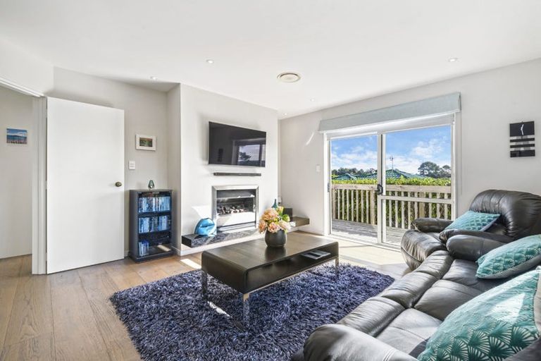 Photo of property in 7 Bushglen Court, Browns Bay, Auckland, 0630