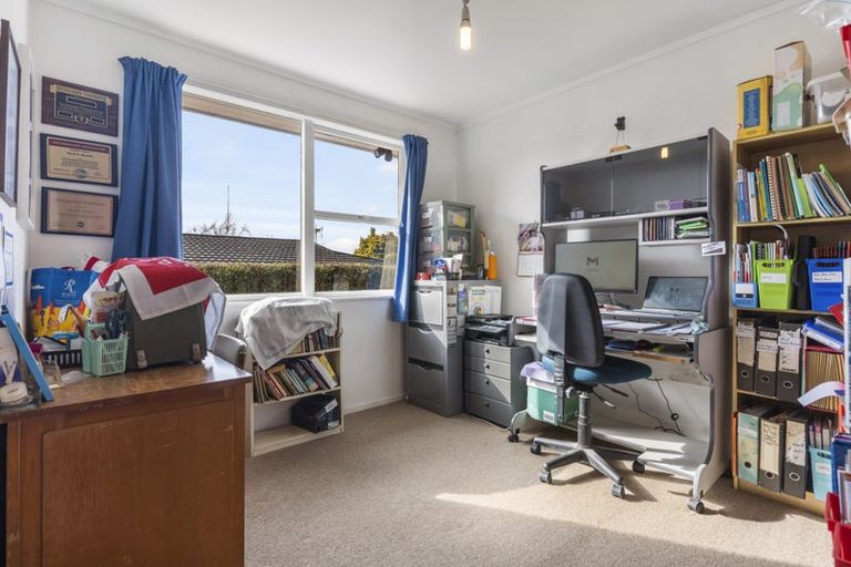 Photo of property in 1/14 Eyre Street, Henderson, Auckland, 0612